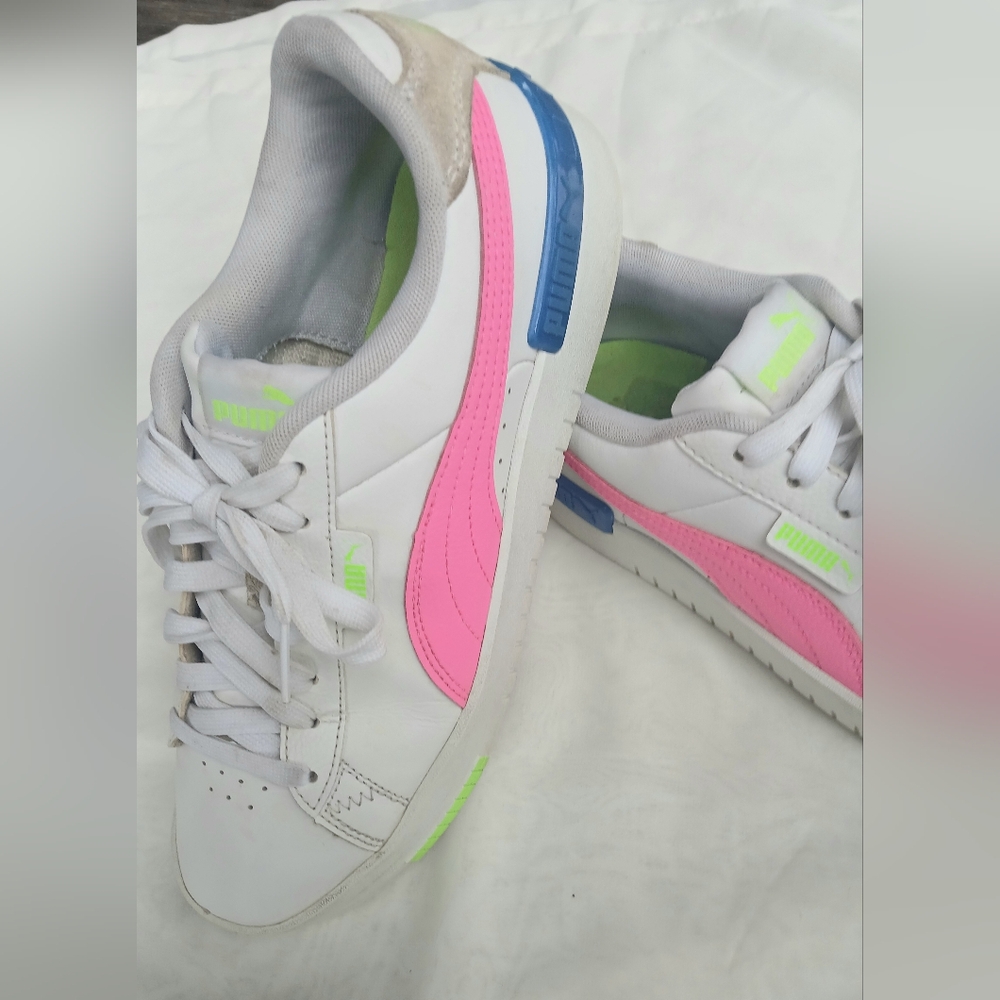#Puma White Leather with Neon Accents. Womens' Size 10